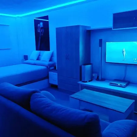 Encantador Estudio Con Piscina, Parking, Gran Tv - Torremolinos Centro *